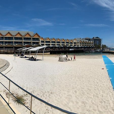 The Hutt On Mandurah Marina Appartement Buitenkant foto