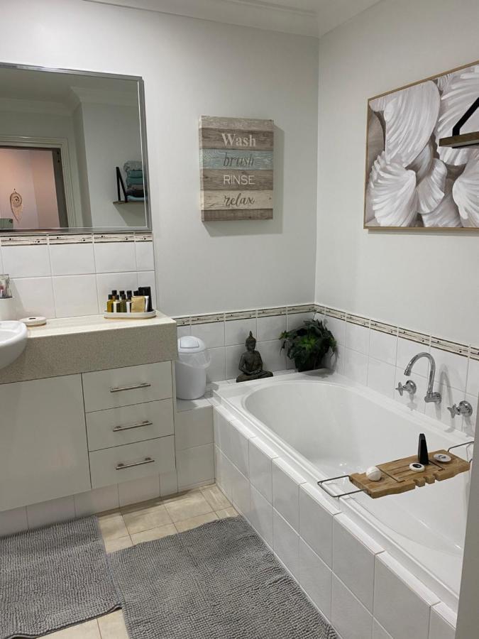The Hutt On Mandurah Marina Appartement Buitenkant foto
