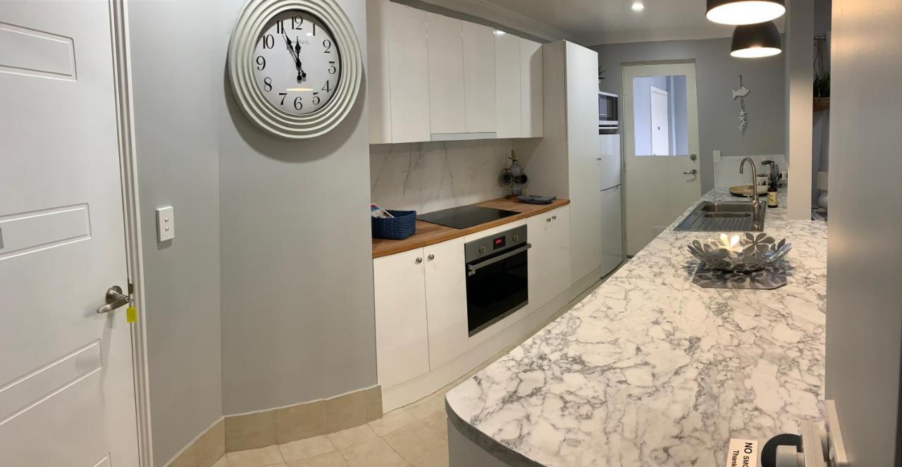 The Hutt On Mandurah Marina Appartement Buitenkant foto