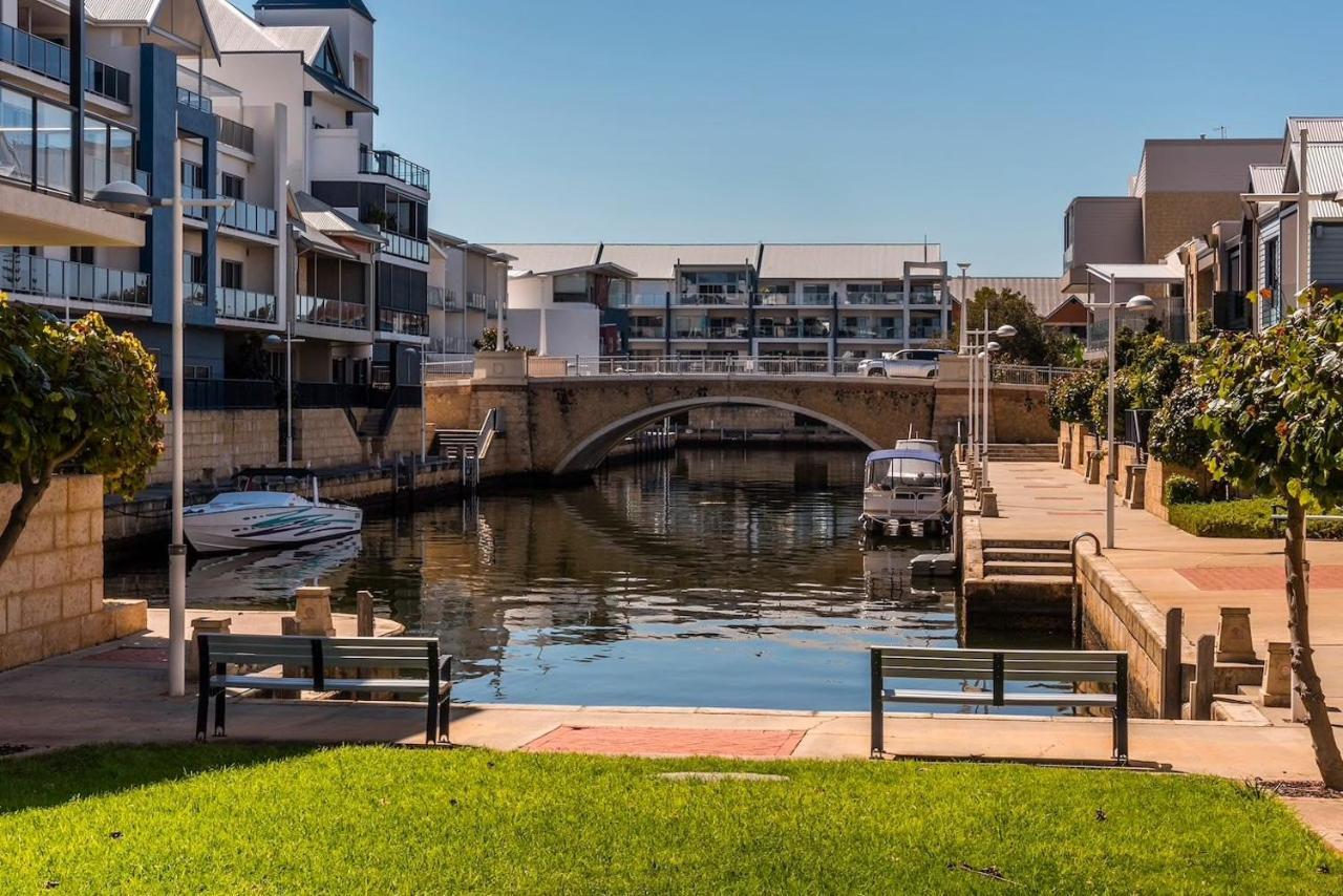 The Hutt On Mandurah Marina Appartement Buitenkant foto